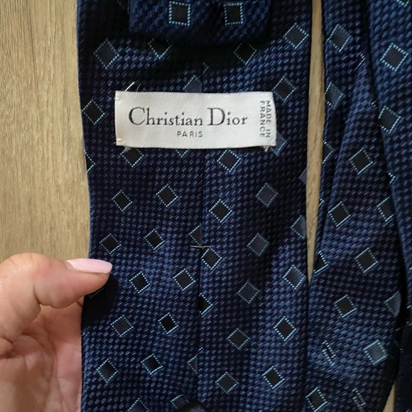 Christian Dior mens silk tie - Picture 2 of 3
